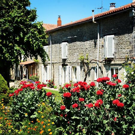 Les Noyers Aulnay Bed & Breakfast Aulnay  Екстериор снимка