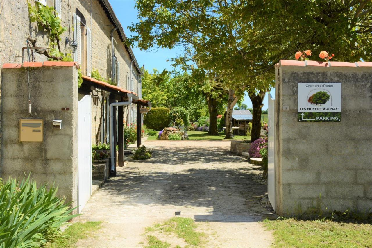 Les Noyers Aulnay Bed & Breakfast Aulnay  Екстериор снимка