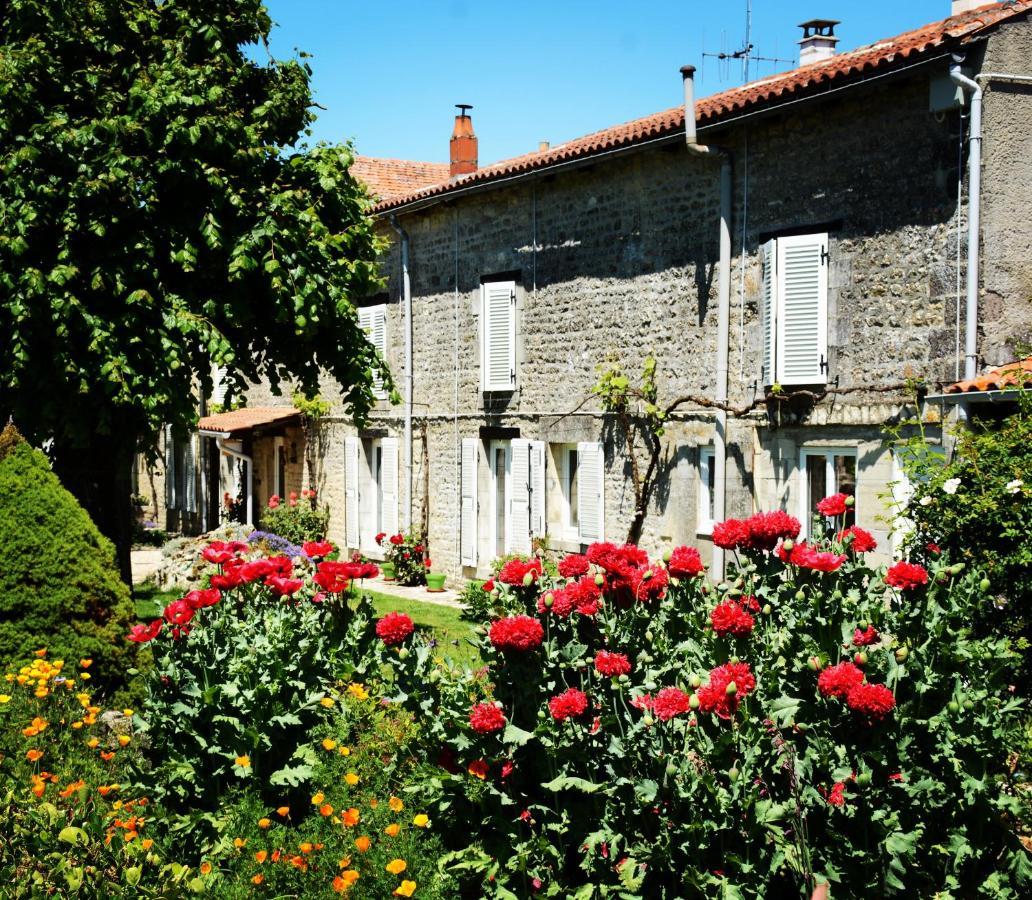 Les Noyers Aulnay Bed & Breakfast Aulnay  Екстериор снимка